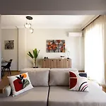 Big Stylish 2Br Apt City Views 3 Min Walk To Sea