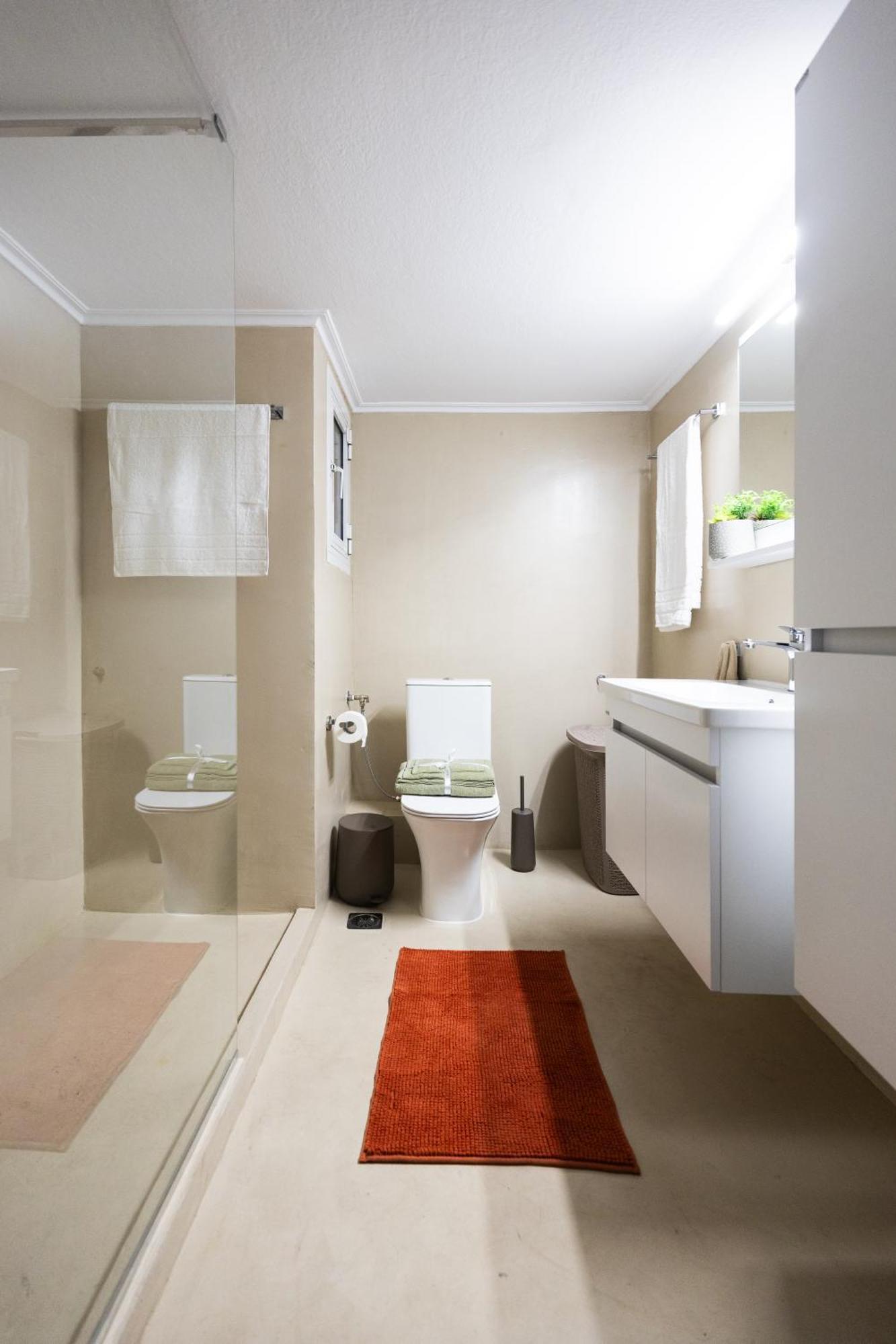 Big Stylish 2br Views 3 Min Walk To Sea Apartment