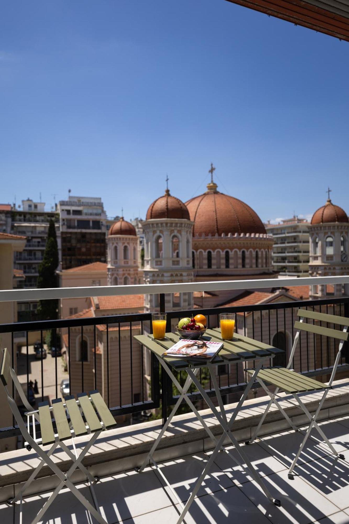 Big Stylish 2br Views 3 Min Walk To Sea Thessaloniki