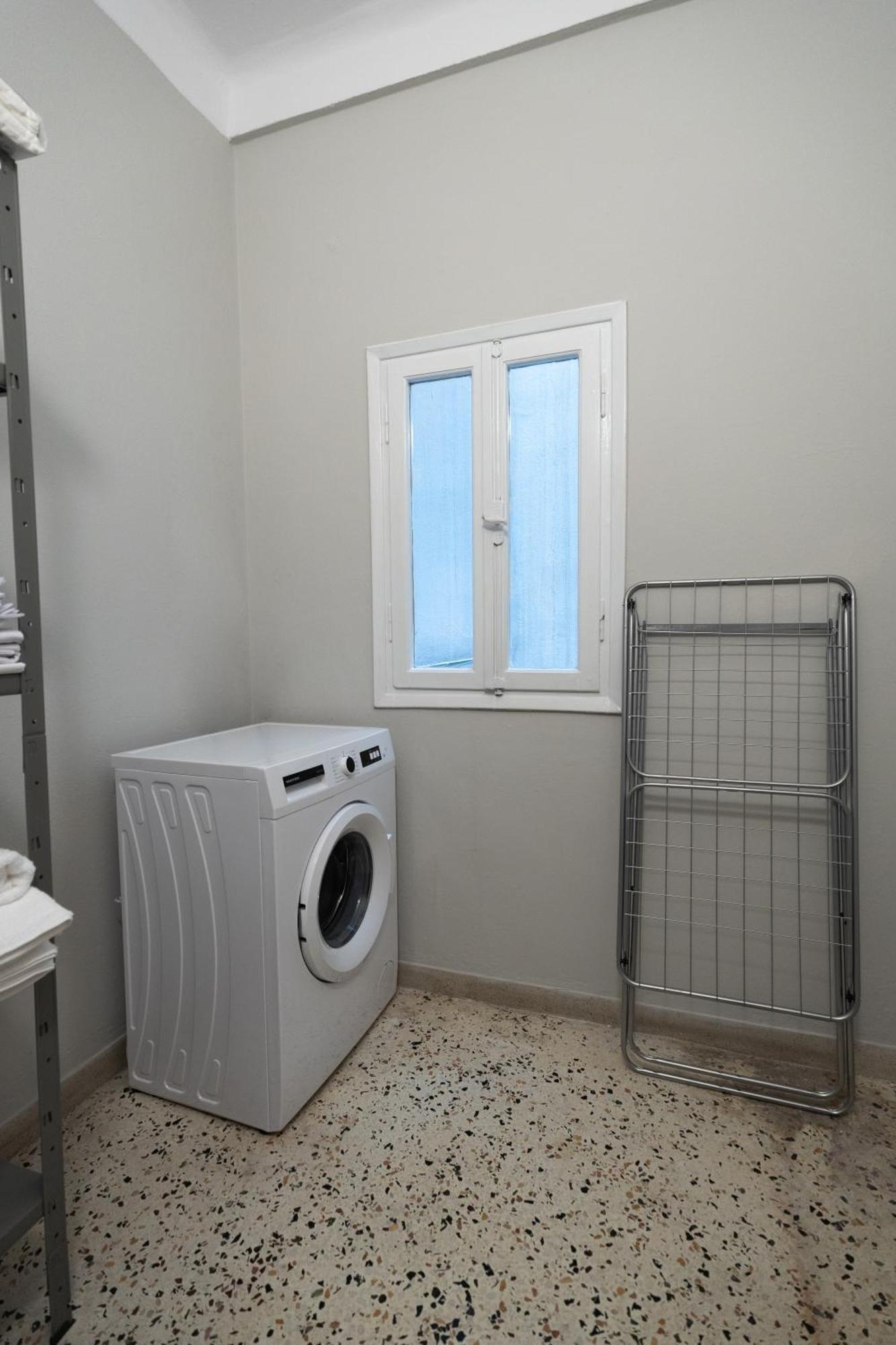 Apartment Big Stylish 2br Views 3 Min Walk To Sea *